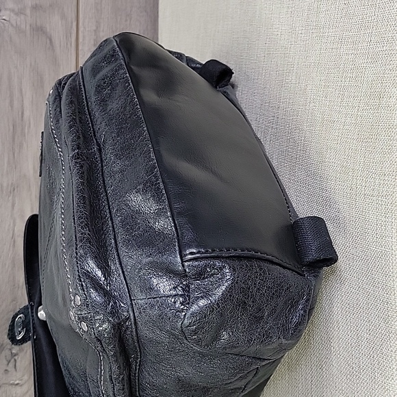 The Sak Black Leather  Shoulder Bag - Picture 5 of 12